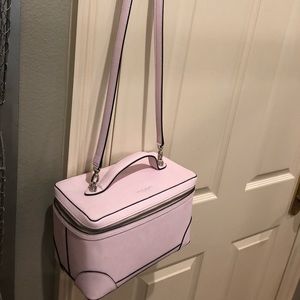 Large Henri Bendel light pink makeup case (OFFERS)